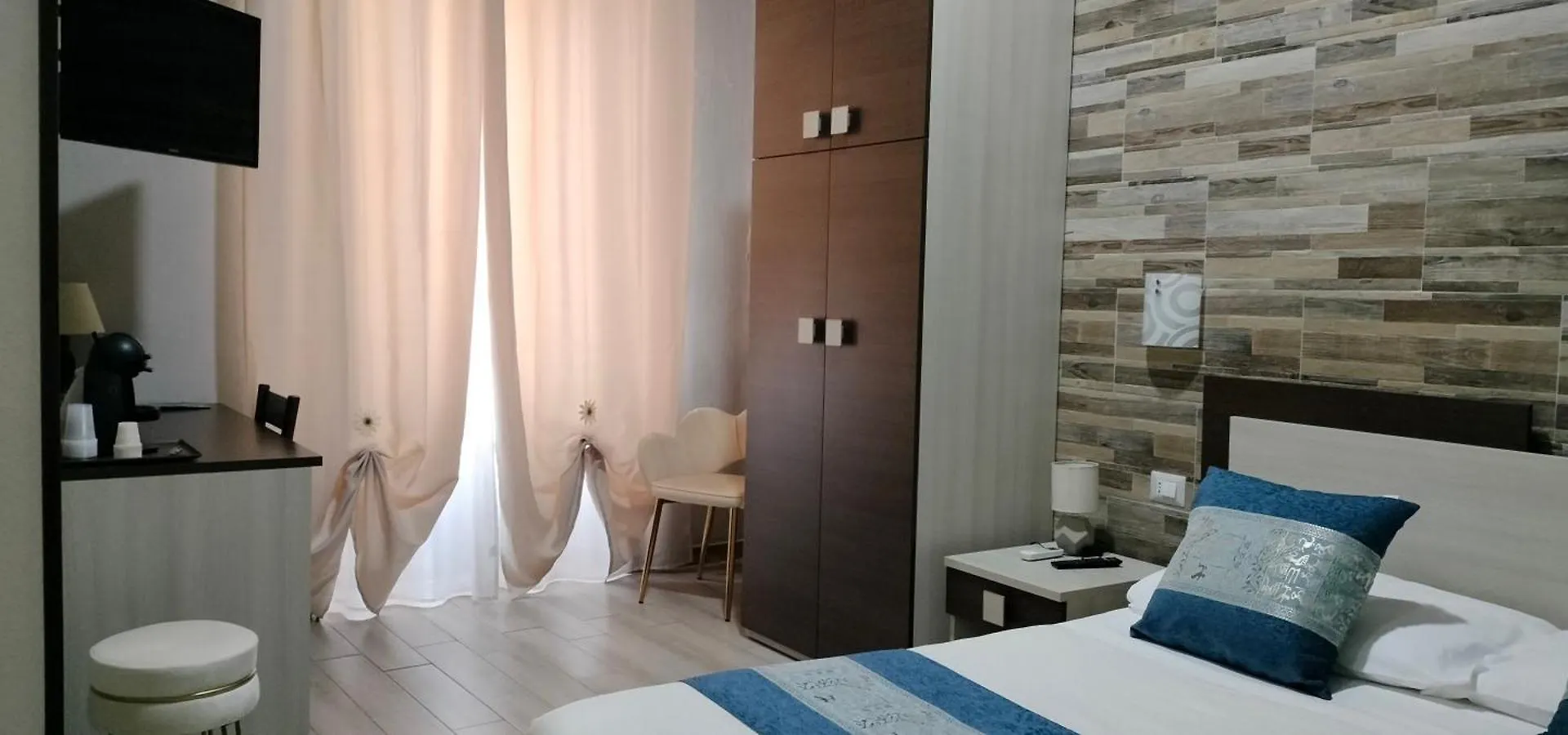 Domos La Corte Ghibellina Iglesias Guest house